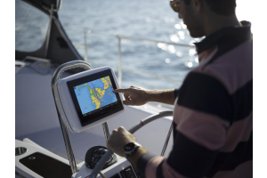 How to Choose a Chartplotter
